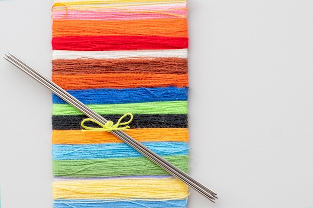 próbki nici i kolorów